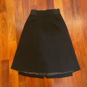 Elie Tahari Black Mid-Length Skirt Zip Back, size 0